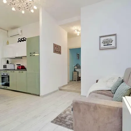 Vaticano Terrace: Brand New 2 Bedrooms 2 Bathrooms * 로마